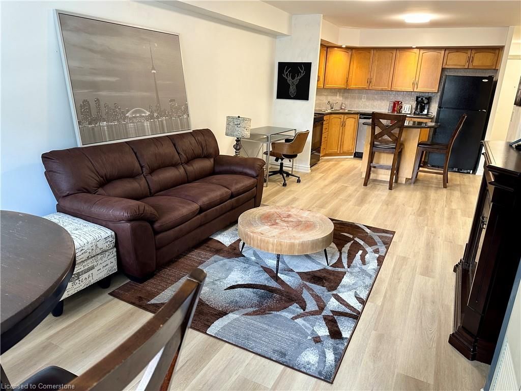 436-250 Wellington Street, Toronto, view 5