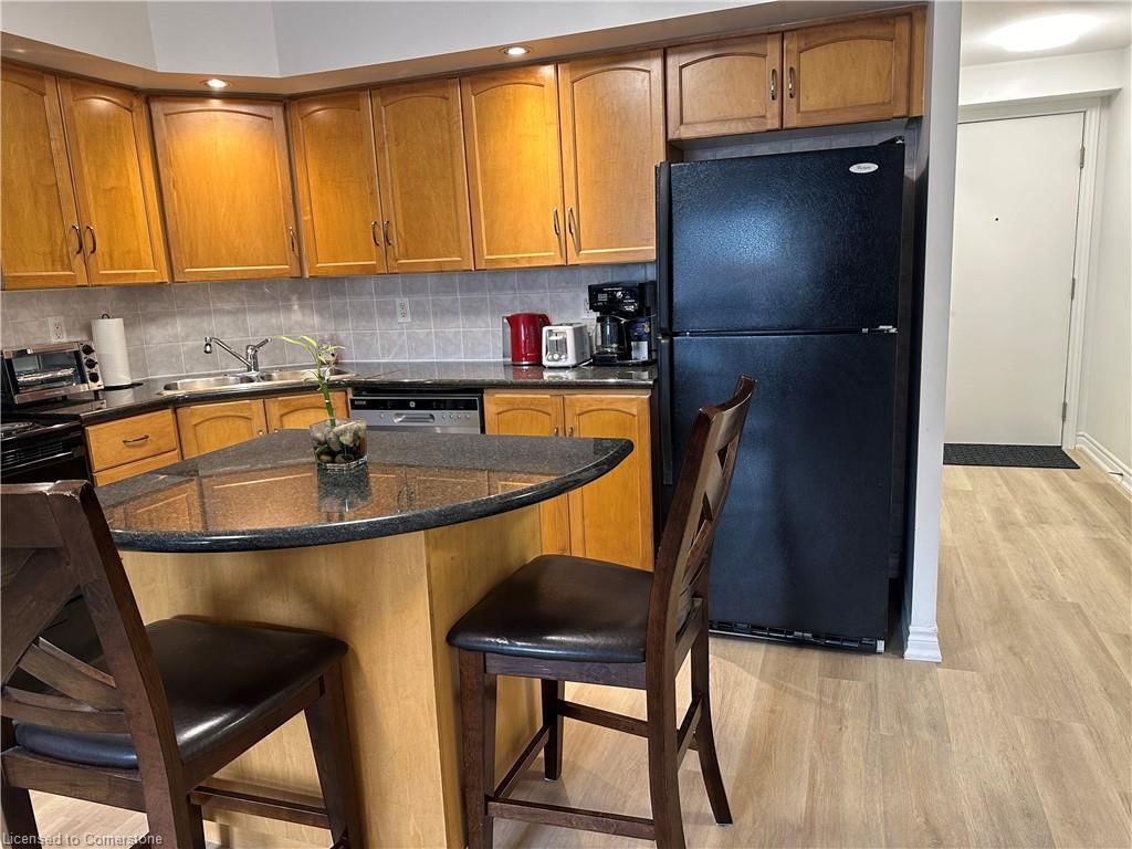 436-250 Wellington Street, Toronto, view 9