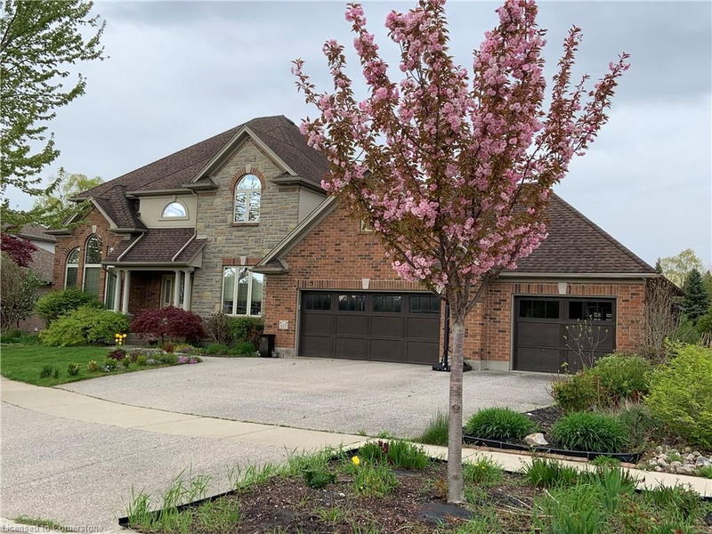 827 Birchmount Drive, Waterloo, Ontario