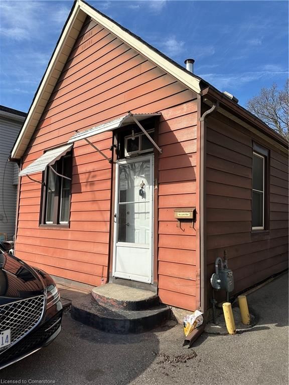 Single Family Residence for lease at 1 Henry Street, Hamilton, Strathcona South, L8P 1G7 - MLS: 40697349