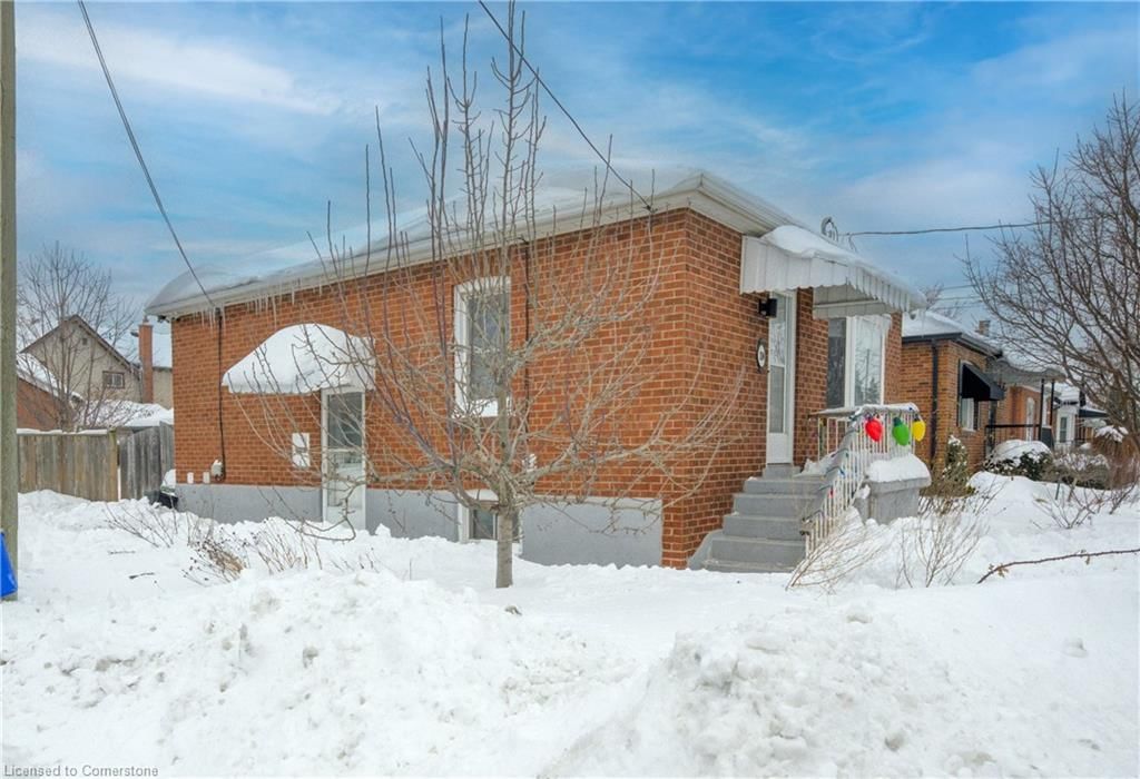 Single Family Residence for sale at 114 East 11th Street, Hamilton, Inch Park, L9A 3T4 - MLS: 40697536