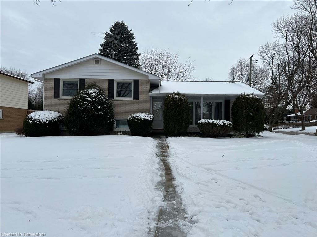 Single Family Residence for sale at 6 Holden Avenue, Simcoe, Town of Simcoe, N3Y 4E2 - MLS: 40697575