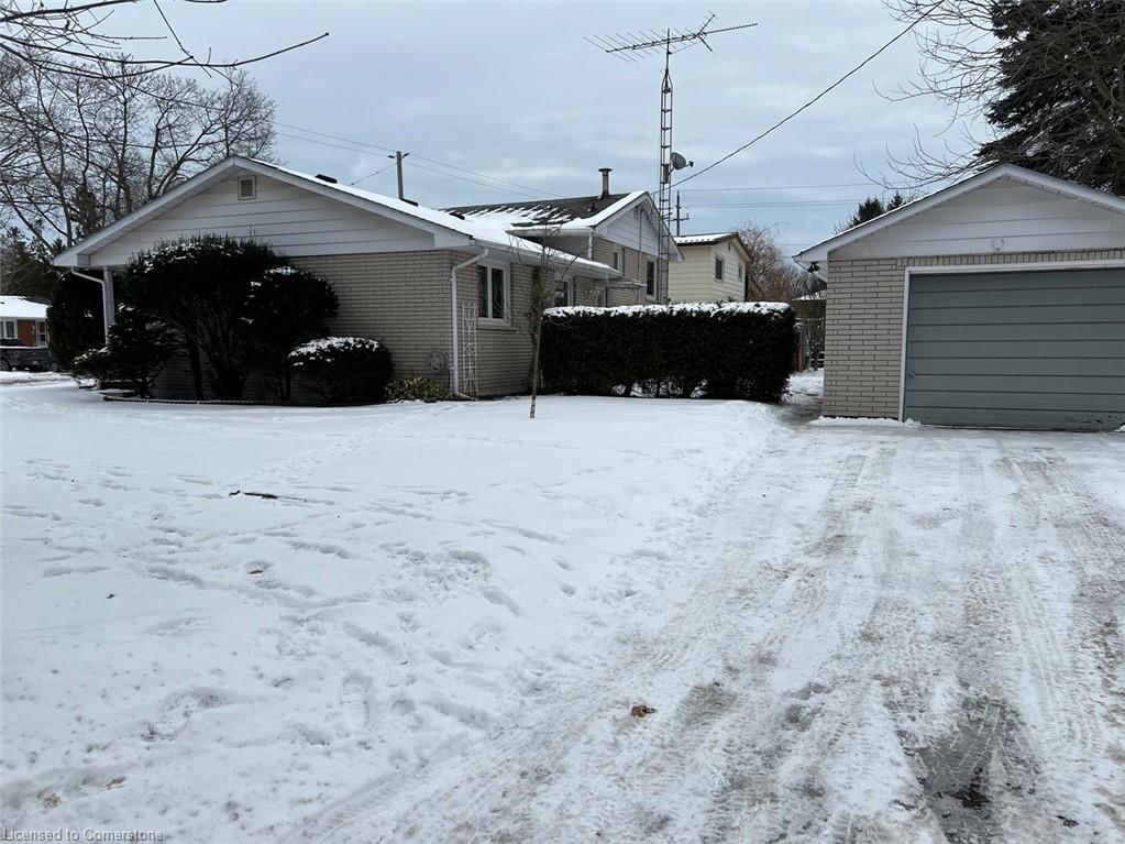 Single Family Residence for sale at 6 Holden Avenue, Simcoe, Town of Simcoe, N3Y 4E2 - MLS: 40697575