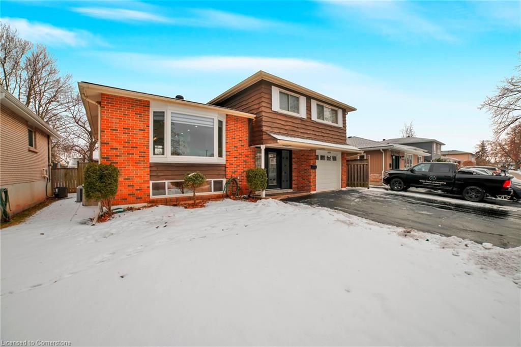 Single Family Residence for sale at 644 Mullin Way, Burlington, Pinedale, L7L 4J4 - MLS: 40697609