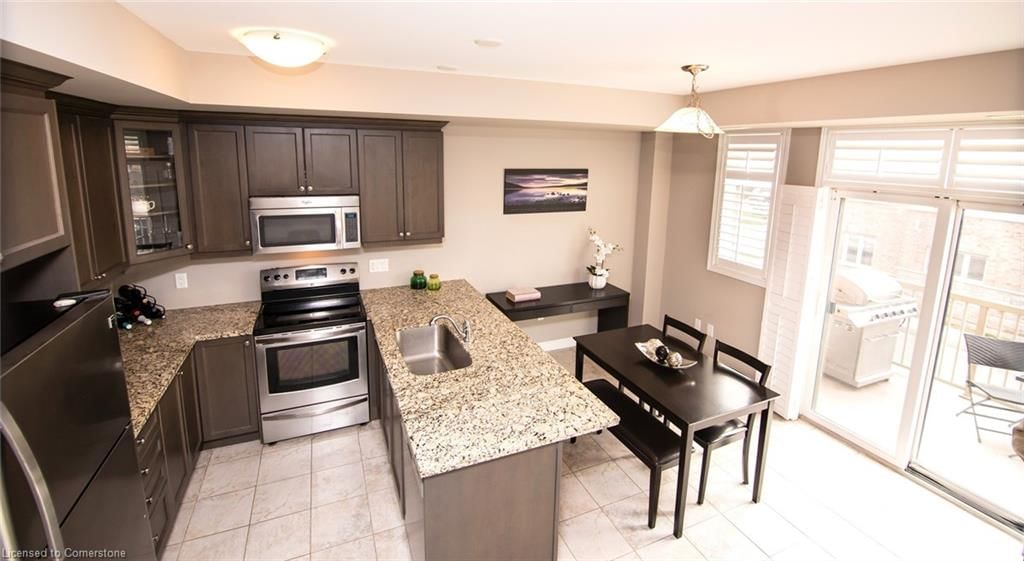 Row/Townhouse for sale at 30-4139 Palermo Common, Burlington, Longmoor, L7L 0G7 - MLS: 40697710