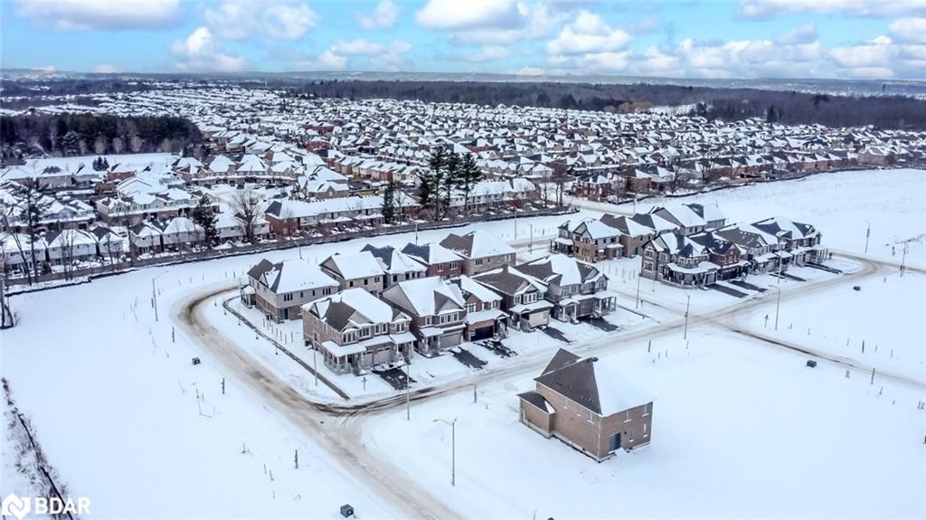 Single Family Residence sold at 1 Amsterdam Drive, Barrie, Innishore, L9J 0Z4 - MLS: 40697977