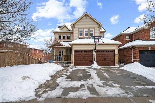 11 Sundial Crescent
