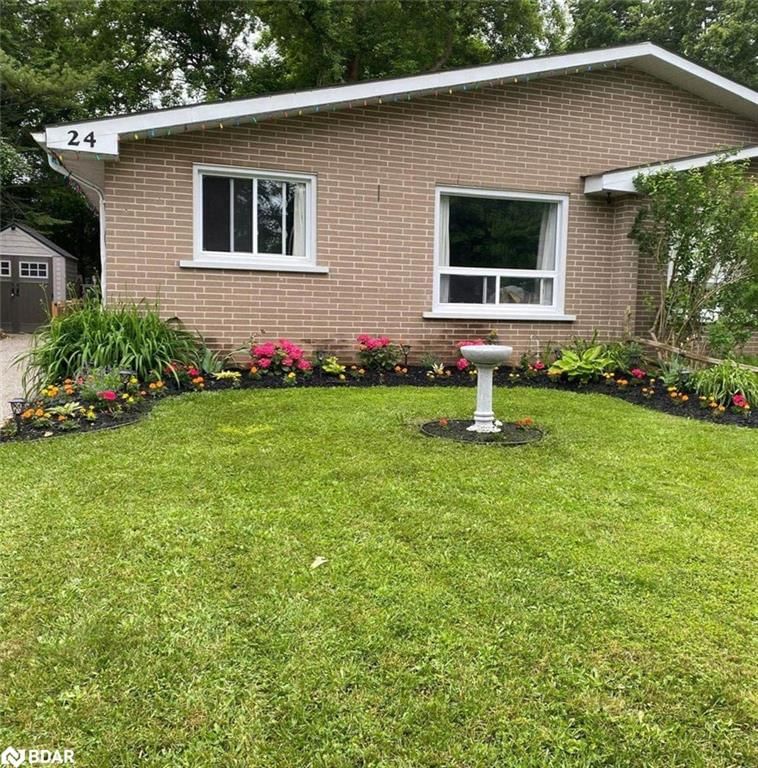 Single Family Residence for sale at 24 Heath Street, Barrie, East, L4M 3J9 - MLS: 40698162