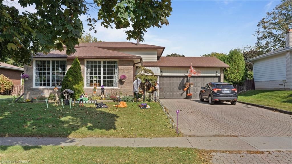 Single Family Residence for sale at 26 Westbrier Knoll, Brantford, Cedarland, N3R 5W1 - MLS: 40698821