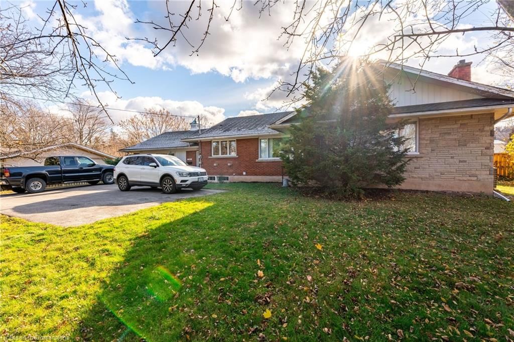 Single Family Residence for sale at 248 Main St E, Grimsby, Grimsby East (542), L3M 5P8 - MLS: 40699020