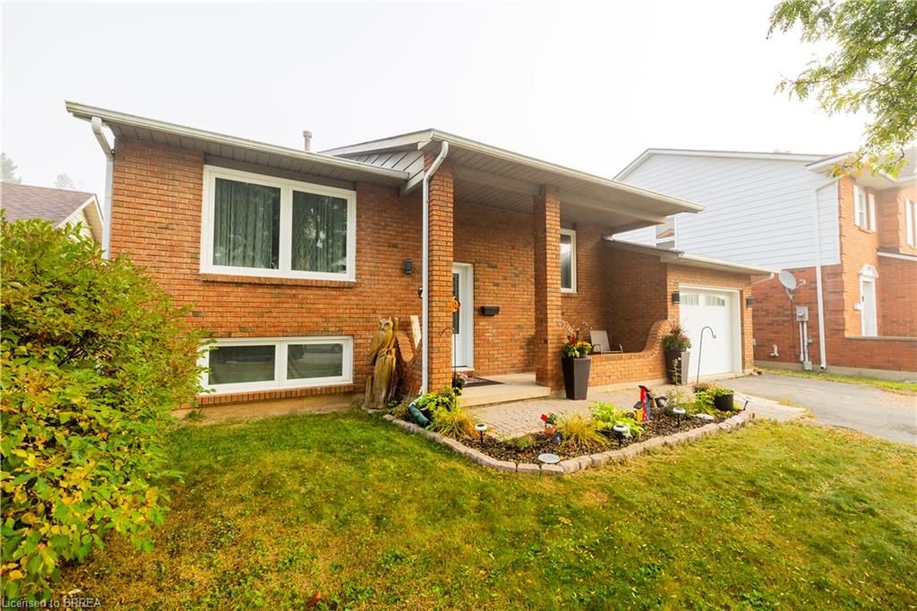 Single Family Residence for sale at 7 Fieldgate Drive, Brantford, Lynden Hills, N3P 1L3 - MLS: 40699070