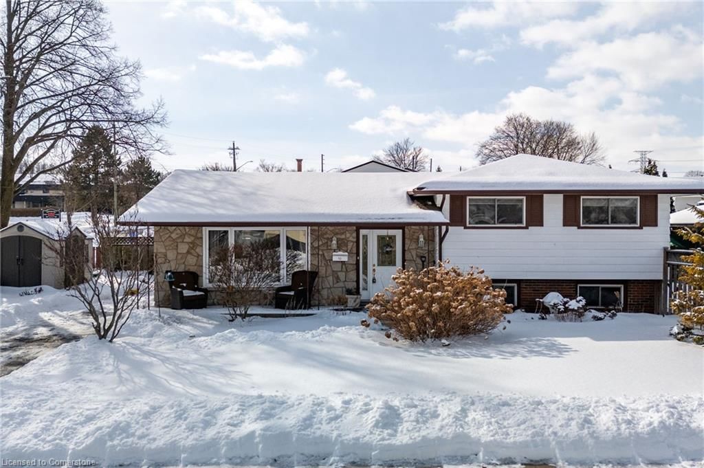 Single Family Residence for sale at 10 Golfcrest Road, Hamilton, Red Hill, L8K 5Y1 - MLS: 40699140