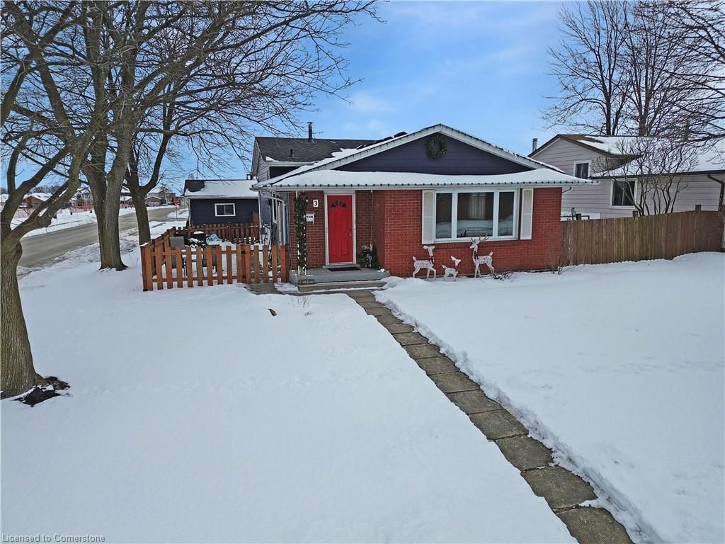 Single Family Residence for sale at 3 Leduc Street, Hamilton, Lisgar, L8T 4S3 - MLS: 40699232