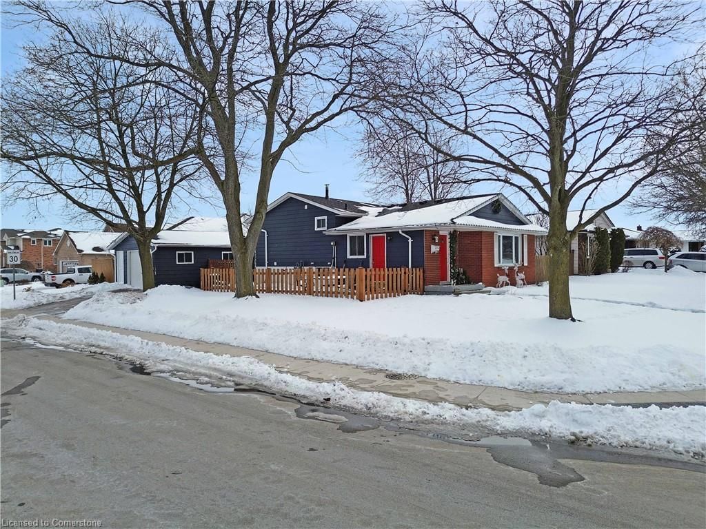 Single Family Residence for sale at 3 Leduc Street, Hamilton, Lisgar, L8T 4S3 - MLS: 40699232