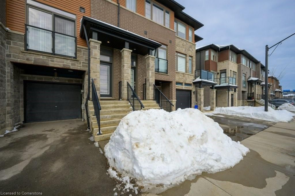 Row/Townhouse for sale at 240-30 Times Square Boulevard, Stoney Creek, Trinity, L8J 0L9 - MLS: 40699356