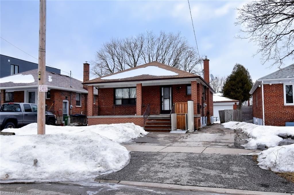 Single Family Residence sold at 89 North Carson Street, Etobicoke, Alderwood, M8W 4C6 - MLS: 40699408