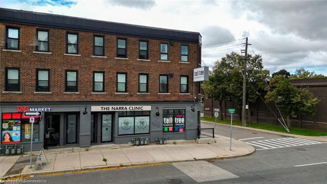 1000 King Street E