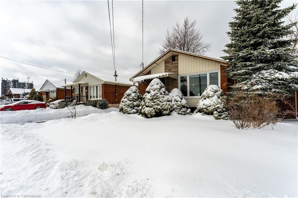 Single Family Residence for sale at 774 Upper Sherman Avenue, Hamilton, Burkhome, L8V 3M8 - MLS: 40699894