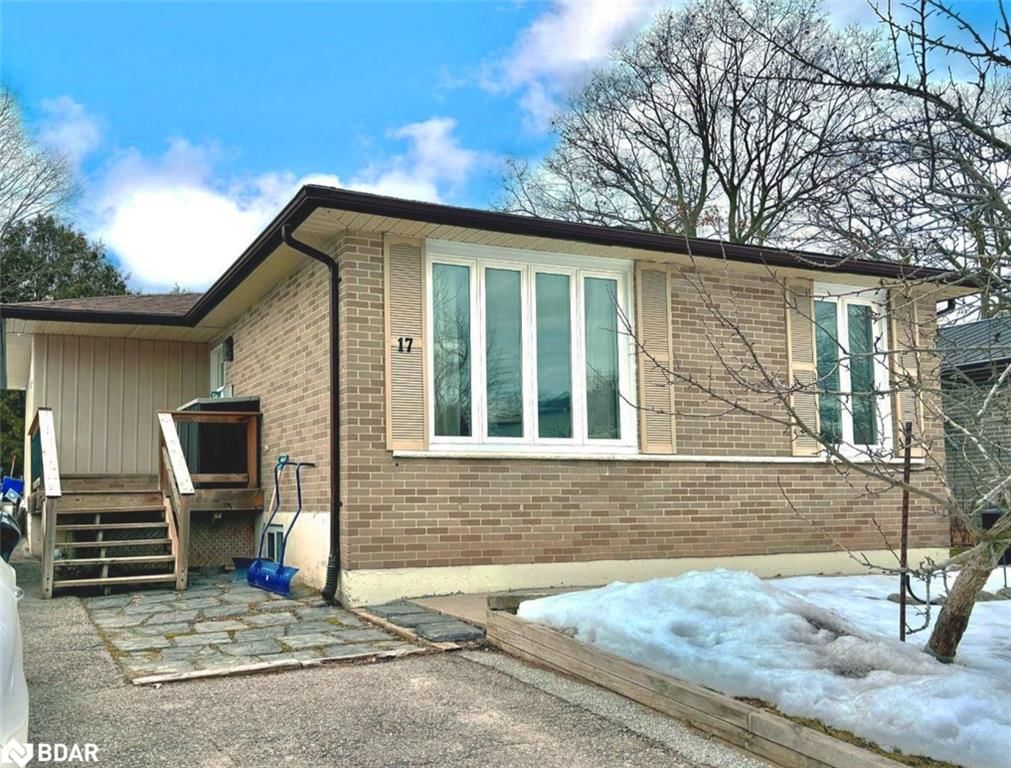 Single Family Residence for sale at 17 Daphne Crescent, Barrie, North, L4M 2Y7 - MLS: 40700129