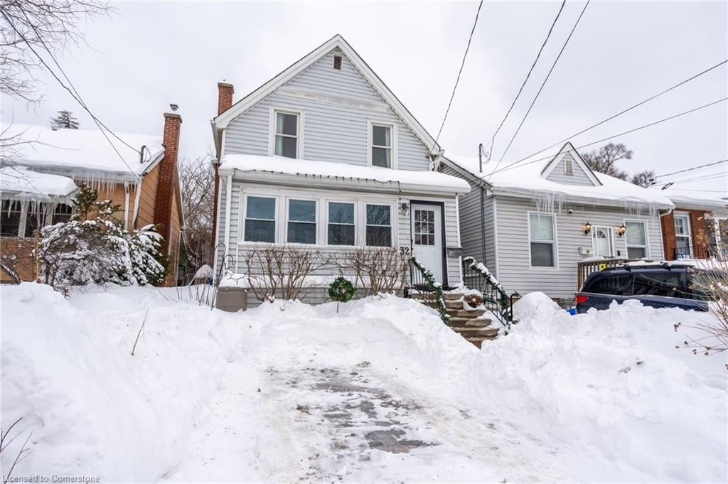 Single Family Residence for sale at 32 East 23rd Street, Hamilton, Eastmount, L8V 2W6 - MLS: 40700288