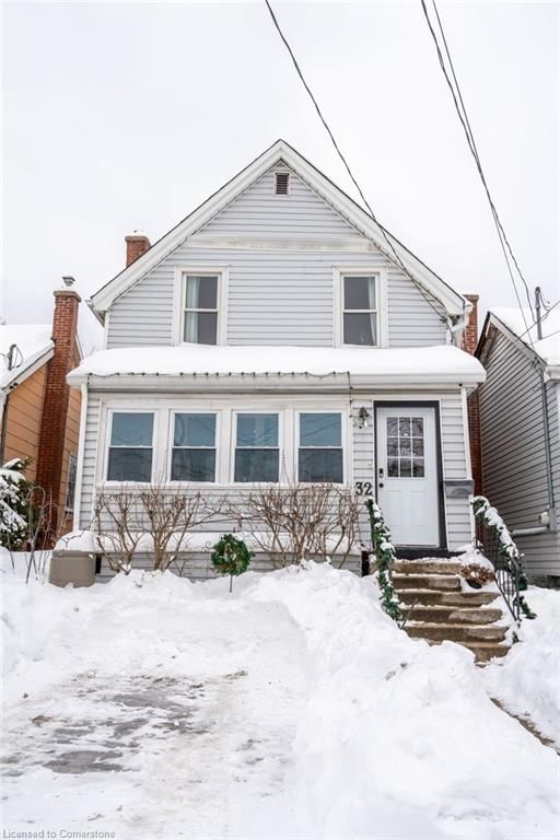 Single Family Residence for sale at 32 East 23rd Street, Hamilton, Eastmount, L8V 2W6 - MLS: 40700288