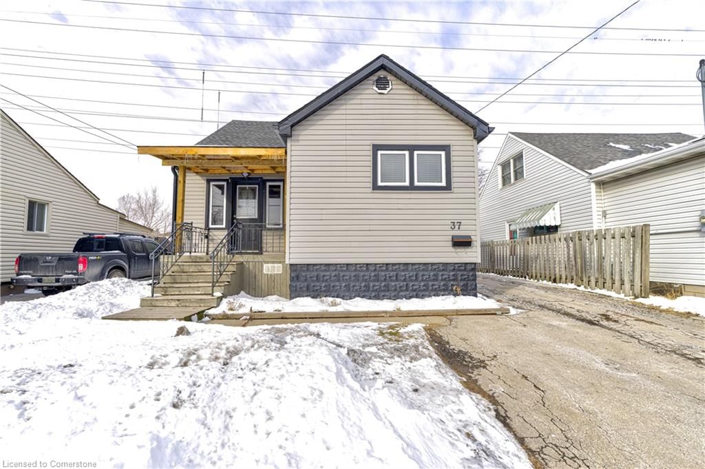 Single Family Residence for sale at 37 Selkirk Avenue, Hamilton, Normanhurst, L8H 5L6 - MLS: 40700391