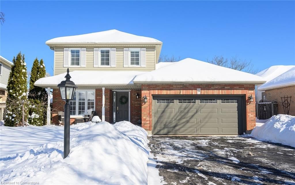 Single Family Residence for sale at 94 Colonial Crescent, Grimsby, Grimsby East (542), L3M 5H4 - MLS: 40700407