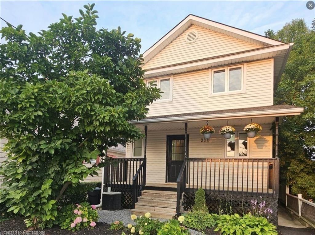 Single Family Residence for sale at 220 Geneva Street, St. Catharines, Fairview, L2R 4P8 - MLS: 40700471