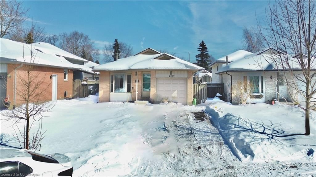 Single Family Residence for sale at 2059 Mountbatten Place, London, East I, N5V 4J2 - MLS: 40700600