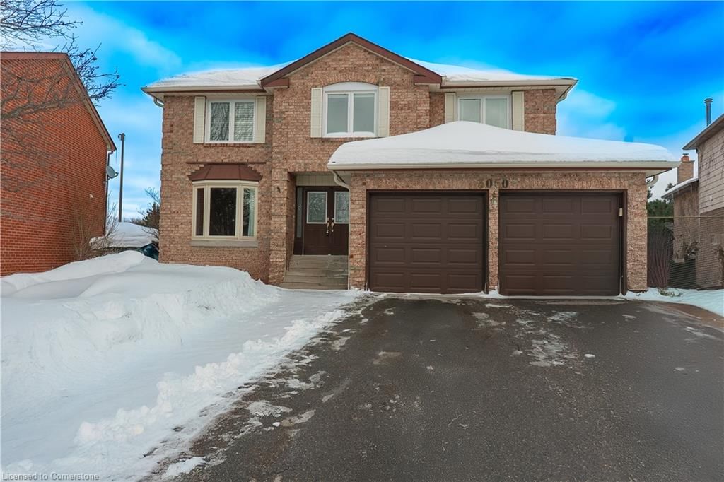 Single Family Residence for sale at 3050 Plum Tree Crescent, Mississauga, Meadowvale, L5N 4W6 - MLS: 40700672