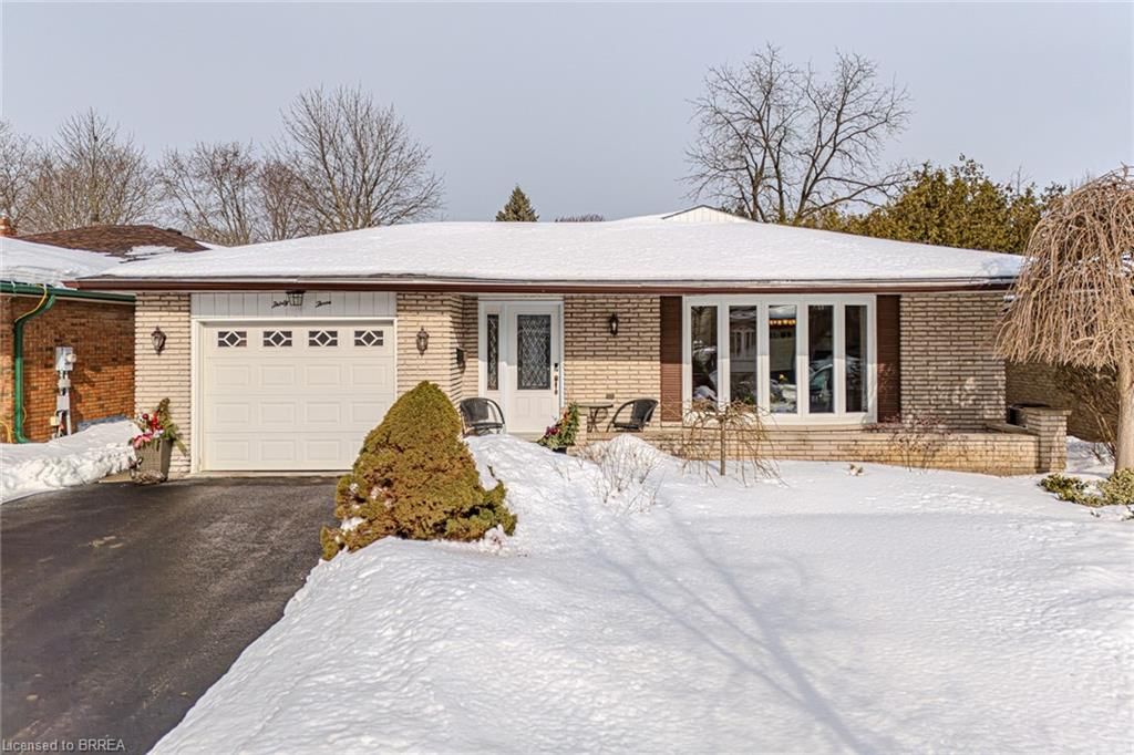 Single Family Residence for sale at 33 Ashgrove Avenue, Brantford, Cedarland, N3R 6E1 - MLS: 40701037