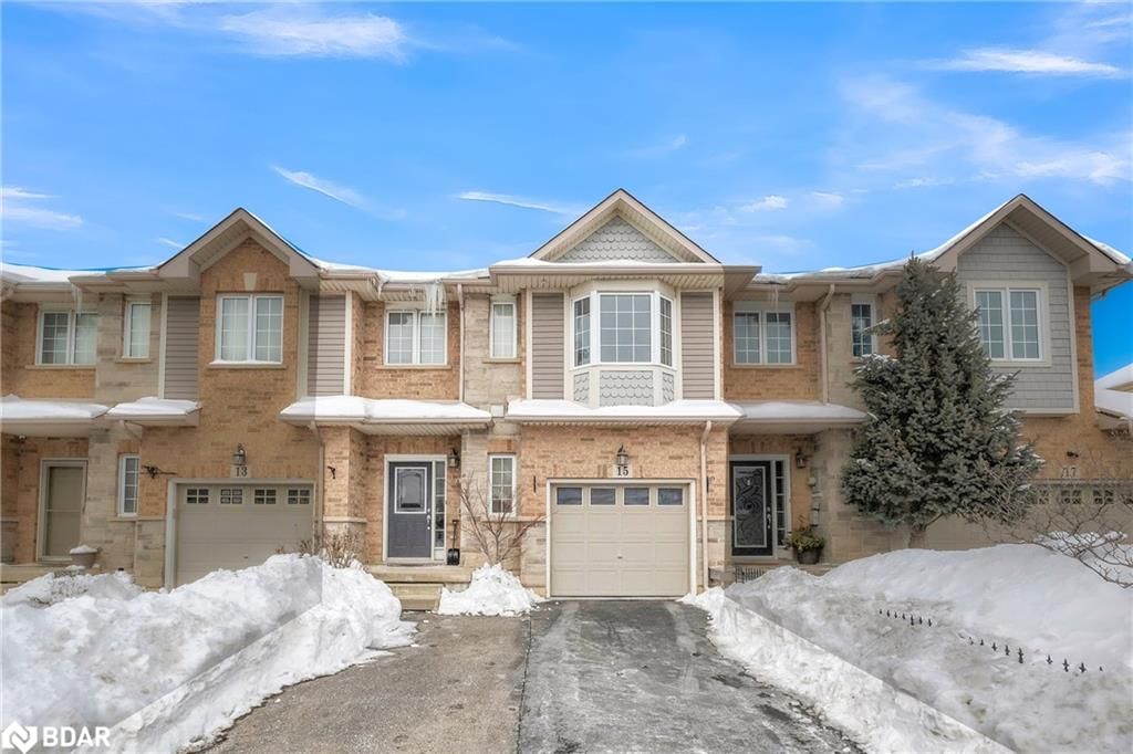 Row/Townhouse sold at 15 Palacebeach Trail, Stoney Creek, Community Beach/Fifty Point, L8E 0B9 - MLS: 40701044