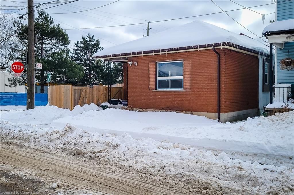 Single Family Residence for lease at 64 Munroe Street, Hamilton, North Sherman, L8L 3V7 - MLS: 40701096