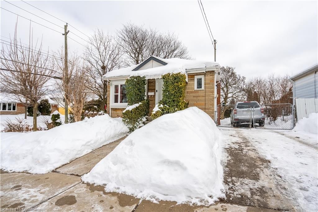 Single Family Residence for sale at 119 East 17th Street, Hamilton, Inch Park, L9A 4M4 - MLS: 40701299