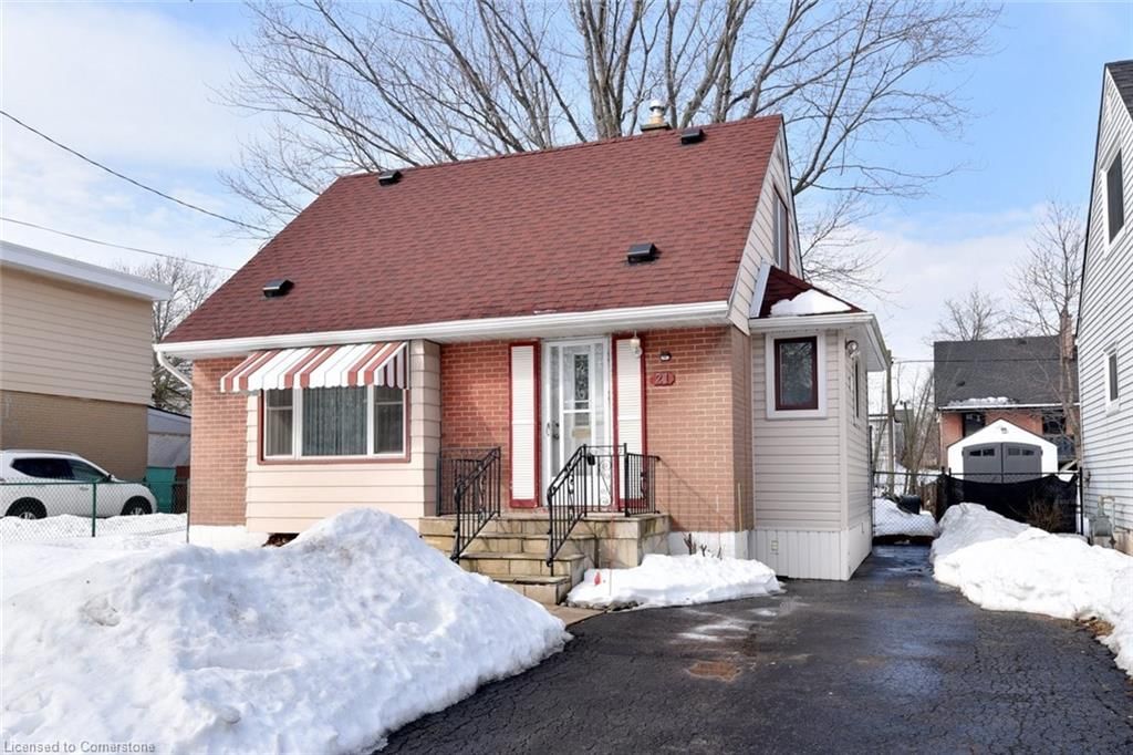 Single Family Residence sold at 21 Eastvale Place, Hamilton, McQuesten, L8H 1N9 - MLS: 40701420