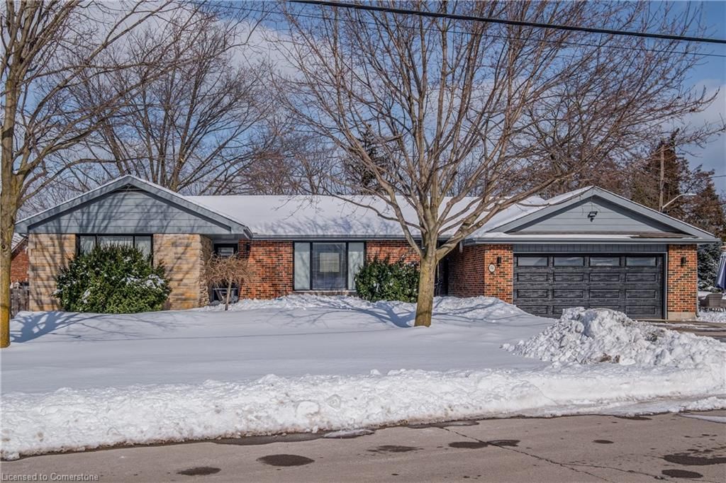 Single Family Residence for sale at 16 Trevor Drive, Stoney Creek, Battlefield, L8G 1N2 - MLS: 40701460