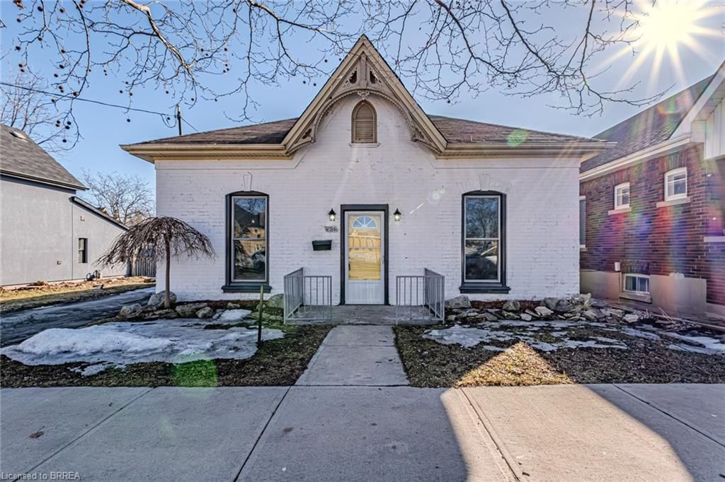 Single Family Residence sold at 131 Brock Street, Brantford, Victoria/Arthur, N3S 5V8 - MLS: 40701510
