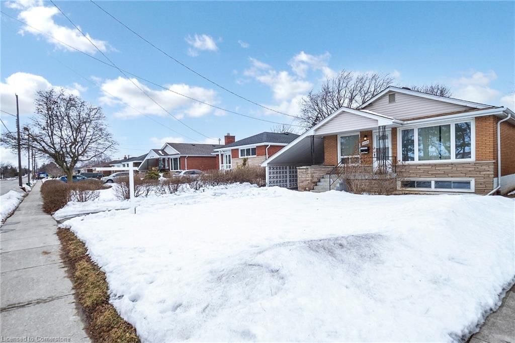 Single Family Residence for sale at 1109 Mohawk Road, Hamilton, Huntington, L8T 2S4 - MLS: 40702508