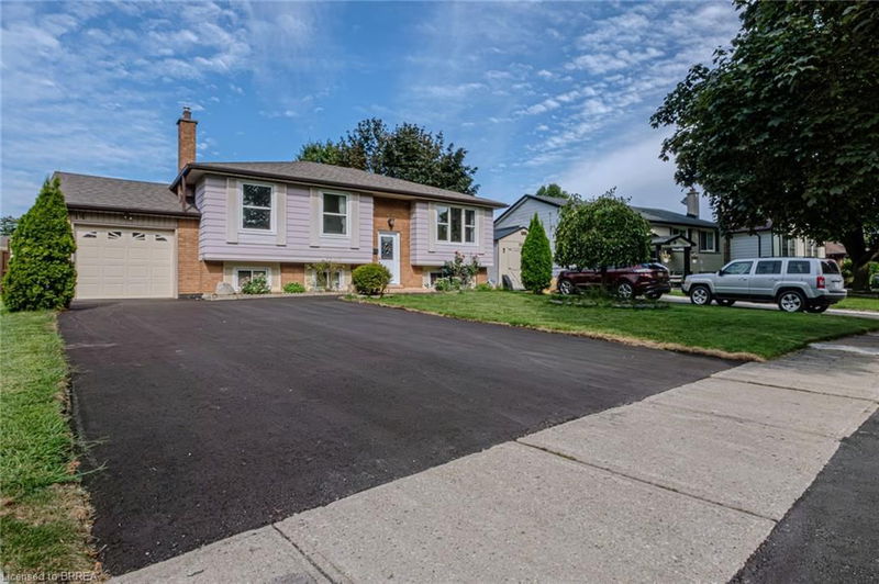 14 Melbourne Crescent, Brantford, Ontario