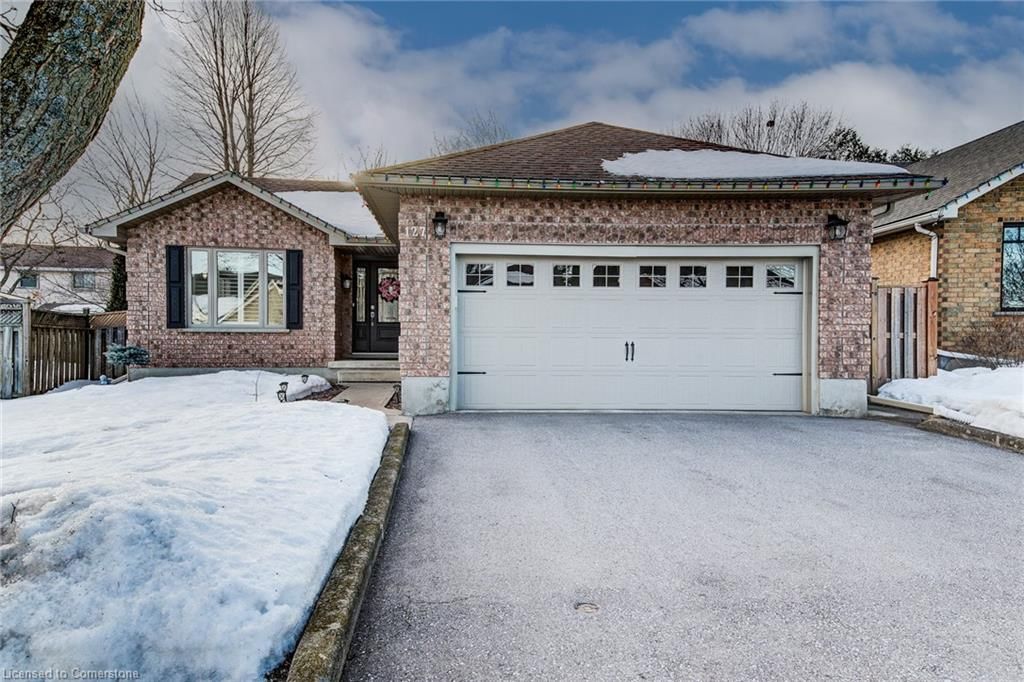 Single Family Residence sold at 127 Fairlake Drive, Cambridge, St Andrews/Southwood, N1S 4Z4 - MLS: 40704163