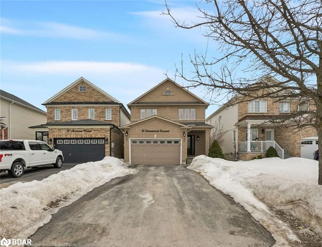 82 Stonemount Crescent
