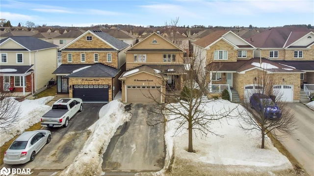 82 Stonemount Crescent