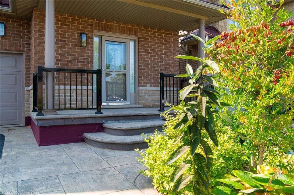 Single Family Residence for sale at 60 Sundance Crescent, Hamilton, Trinity, L0R 1P0 - MLS: 40705293