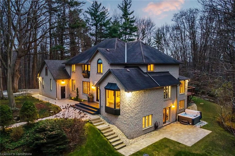 18 Elder Crescent, Ancaster, Ontario