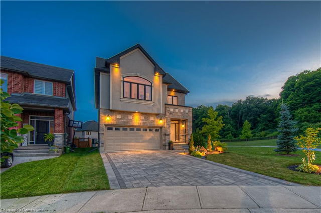 338 Moorlands Crescent