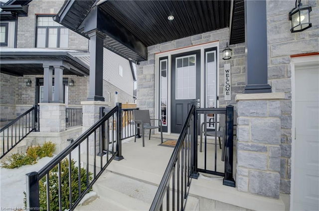 236 Tall Grass Crescent
