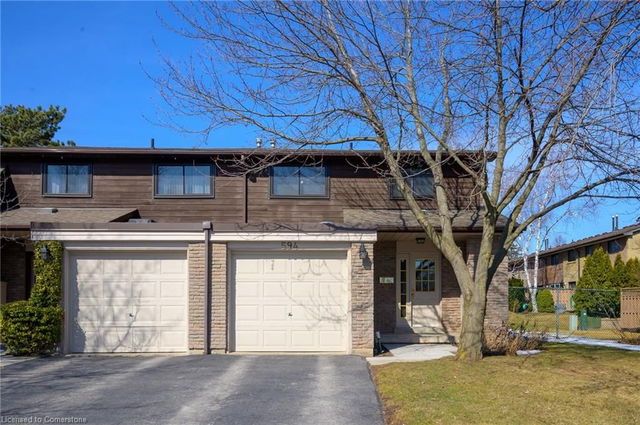 594 Forestwood Crescent