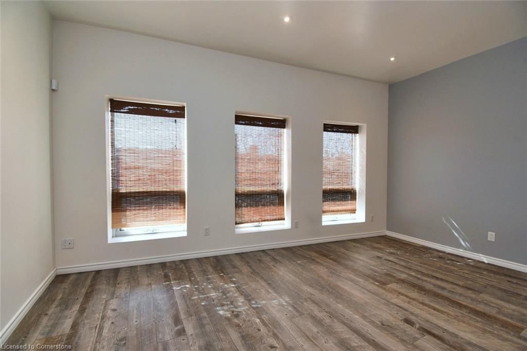 3 - 329 King Street E 4