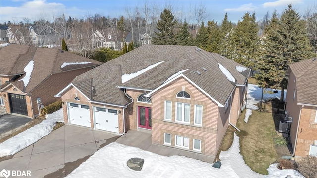8 Briarwood Place
