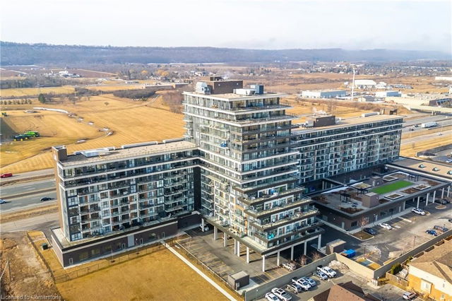 905 - 550 North Service Road